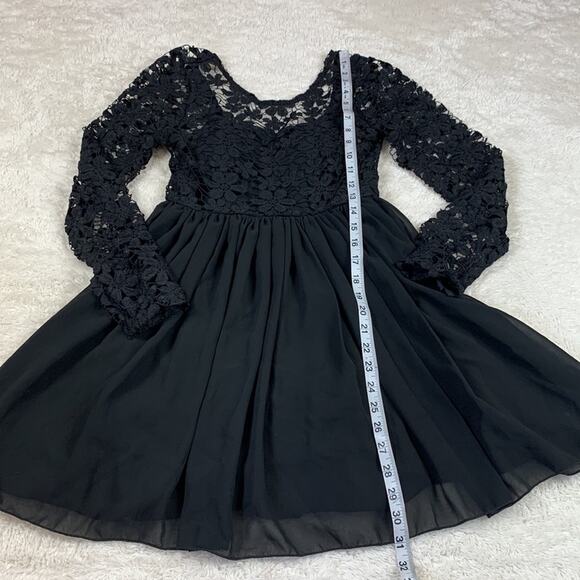 Unbranded black fit and flare lace overlay dress, size 5 - Picture 5 of 10